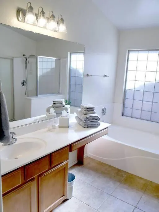 Holiday home Bright & Fresh Oasis Near Goodyear Ballpark